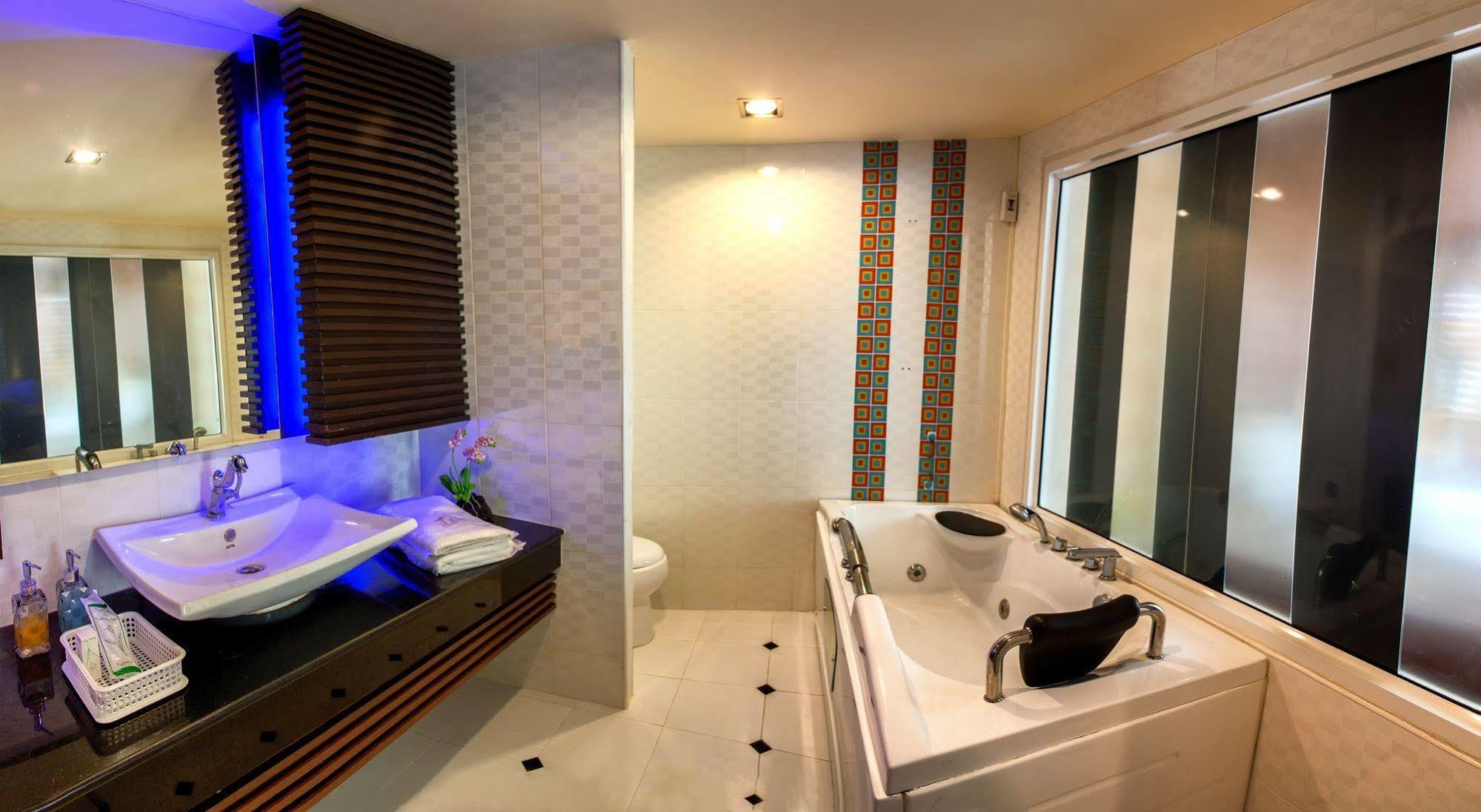 The Ring Hotel Hat Yai Εξωτερικό φωτογραφία