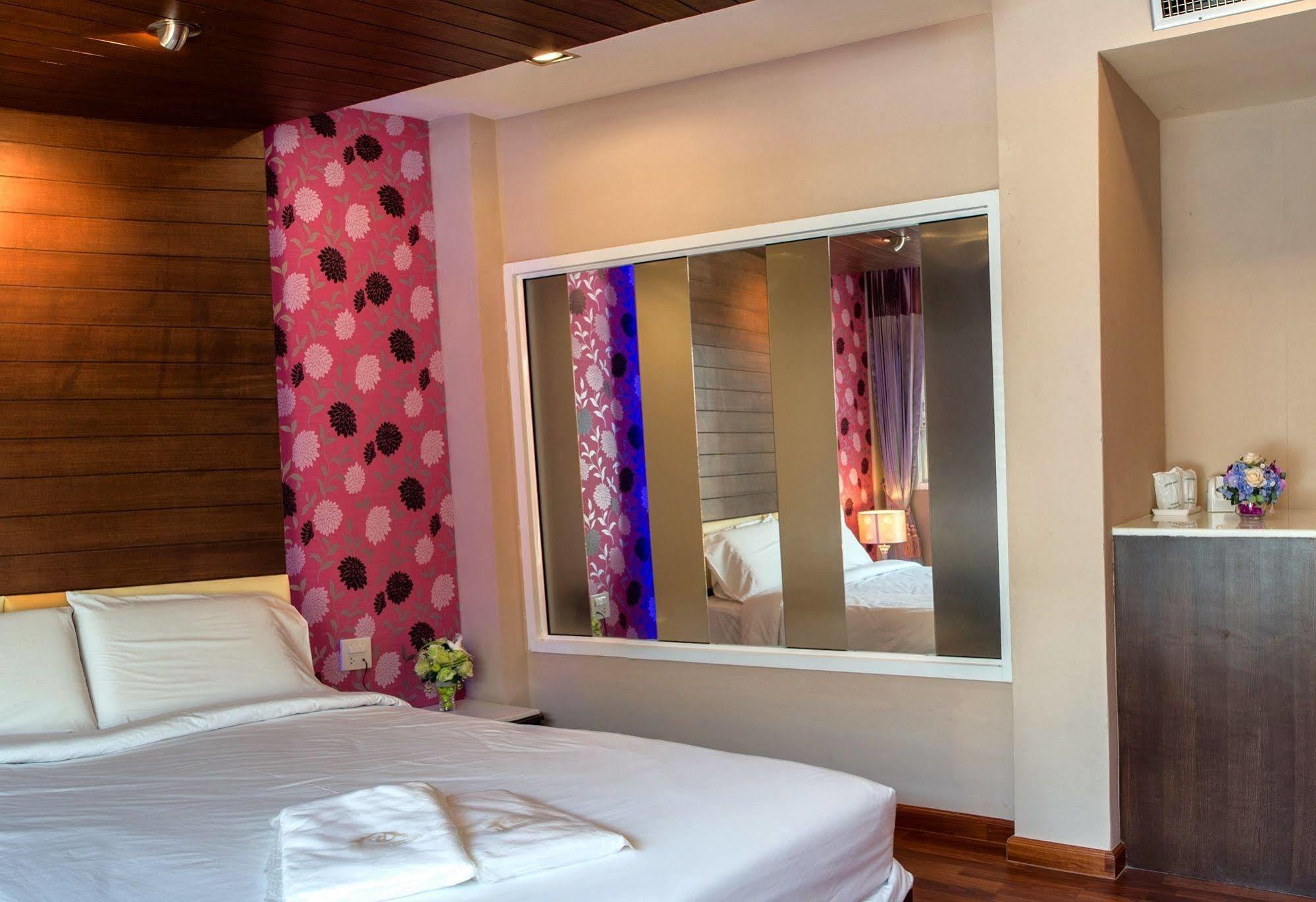 The Ring Hotel Hat Yai Εξωτερικό φωτογραφία